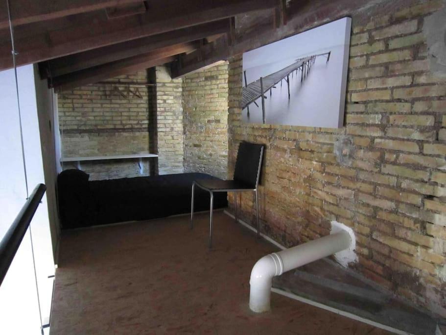 Young Penthouse Valencia Exterior photo